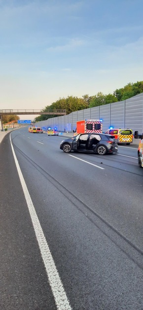 Feuerwehr Recklinghausen: FW-RE: Verkehrsunfall mit sieben Verletzten auf der BAB 43