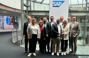 BearingPoint GmbH: SAP zeichnet BearingPoint als Partner des Jahres 2024 für die Process und Life Sciences Industrie aus