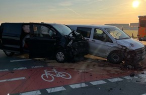 Polizei Coesfeld: POL-COE: Nottuln, B525/ Autos kollidieren
