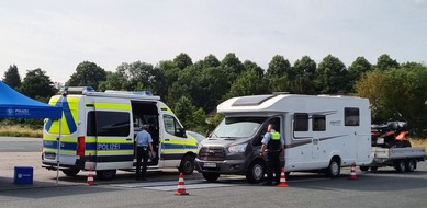 Kreispolizeibehörde Hochsauerlandkreis: POL-HSK: Sicher in den Urlaub: Wiegeaktion des Verkehrsdienstes