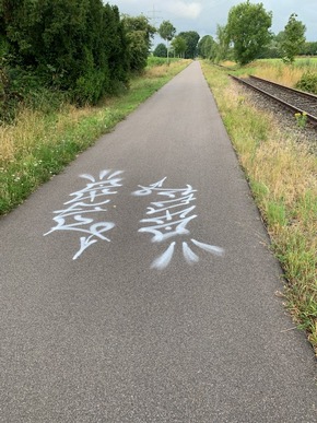 POL-KLE: Kranenburg - Gegenstände mit Farbe besprüht und Verkehrsschilder entwendet: Gemeinde setzt Belohnung aus