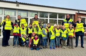 Kreispolizeibehörde Unna: POL-UN: Werne/Kreis Unna - Auftaktveranstaltung der gemeinsamen Kinderwarnwesten-Aktion von VKU, Kreis Unna und Polizei an der Uhlandschule