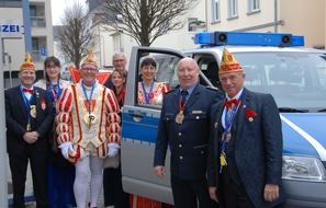 Polizeipräsidium Trier: POL-PPTR: Besuch des Stadtprinzenpaares Pierrot I. und Marie-Claire I. im Polizeipräsidium Trier