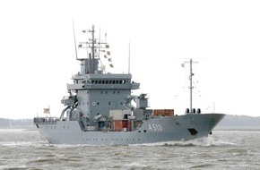Presse- und Informationszentrum Marine: NATO auf See - Tender "Rhein" führt Minenabwehrverband der Allianz