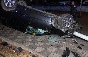 Polizei Gelsenkirchen: POL-GE: Unfall mit überschlagenem Auto in Beckhausen