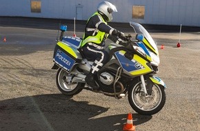 Polizeipräsidium Mittelhessen - Pressestelle Marburg-Biedenkopf: POL-MR: Beginn der Motorradsaison 2020: Fahr- und Sicherheitstraining in Rauschenberg - Jetzt bewerben!
