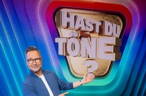 SAT.1: Oliver Geissen, Caroline Frier und Sasha quizzen als Kapitäne in Matthias Opdenhövels "Hast Du Töne?" in SAT.1