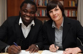 dpa Picture-Alliance GmbH: picture alliance unterstützt als Fotopartner die Gerald-Asamoah- Stiftung