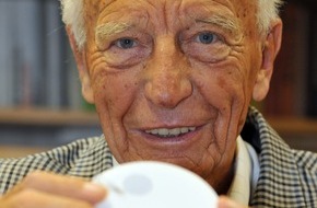 Rauchmelder retten Leben: "Rauchmelder gehören auf den Wunschzettel" / Bundespräsident a.D. Walter Scheel empfiehlt Rauchmelder zur Adventszeit (mit Bild)