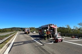 Freiwillige Feuerwehr Stockach: FW Stockach: Brennender LKW auf der Autobahn A98