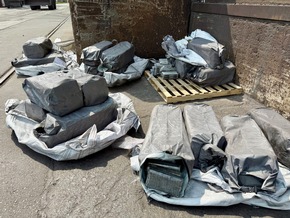 ZOLL-E: Staatsanwaltschaft Duisburg und Zollfahndung Essen - eine halbe Tonne Kokain im Duisburger Hafen sichergestellt