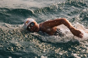 Nathalie Pohl: Weltklasseschwimmerin durchquert erneut den &Auml;rmelkanal / Nathalie Pohl schwimmt mit Frauenstaffel von Gro&szlig;britannien nach Frankreich