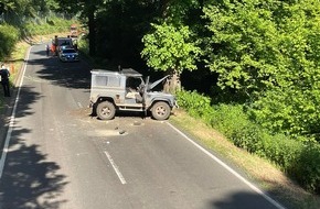 Polizeidirektion Wittlich: POL-PDWIL: Verkehrsunfall mit einer lebensgefährlich verletzten Person