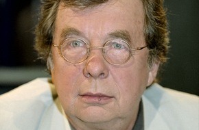 ZDF: ZDF trauert um Hellmuth Karasek / Gründungsmitglied des "Literarischen Quartetts" im ZDF starb 81-jährig (FOTO)
