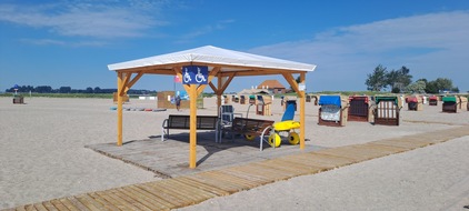 Tourismus-Service Fehmarn: Der Tourismus-Service Fehmarn schafft einen barrierefreien Bereich mit Pavillon am S&uuml;dstrand in Burgtiefe