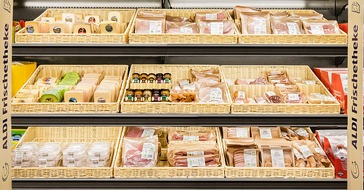 Unternehmensgruppe ALDI SÜD: Premiere bei ALDI SÜD: Frischetheke enthält ausschließlich Wurst aus Haltungsform 4