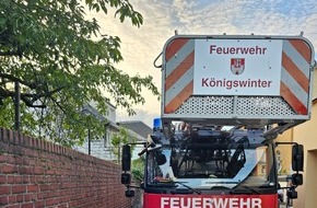 Freiwillige Feuerwehr Königswinter: FW Königswinter: Feuerwehr kann Brandausbreitung in enger Altstadtbebauung stoppen