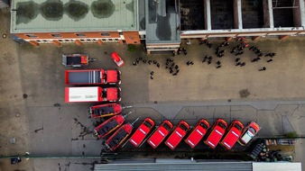 Feuerwehr Kleve: FW-KLE: Neue Fahrzeuge und Ausrüstung übergeben und eingeweiht