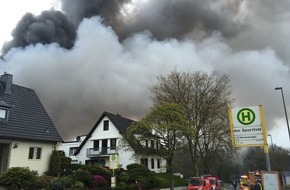 Feuerwehr Heiligenhaus: FW-Heiligenhaus: Großbrand fordert 150 Einsatzkräfte (Meldung 10/2016)