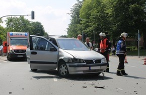 Freiwillige Feuerwehr Werne: FW-WRN: Sechs Verletzte nach Verkehrsunfall