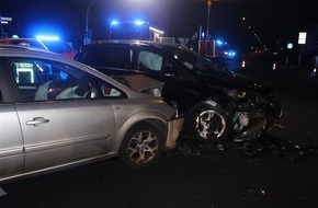 Polizei Mettmann: POL-ME: Verkehrsunfall mit sechs Verletzten und hohem Sachschaden - Langenfeld - 2512003