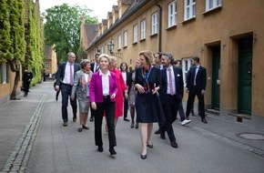 Fuggerei: EU-Präsidentin von der Leyen sieht Fuggerei als Vorbild für den Wiederaufbau der Ukraine