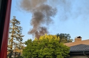 Feuerwehr Gronau: FW Gronau: Feuer an einer Überdachung an der Klostermaate