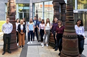 Mannheimer Versicherung AG: Pressemitteilung: 12 neue Persönlichkeiten starten beim Mannheimer Zielgruppenversicherer in ihre Ausbildung