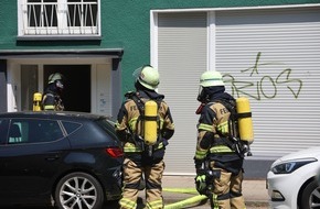 Feuerwehr Essen: FW-E: Dachstuhlbrand im Essener S&uuml;dviertel - Feuerwehr bringt Brand schnell unter Kontrolle