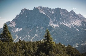 ProMedia Kommunikation GmbH: Alps Future Award erstmals beim AlpenKlimaGipfel: Lebensraum Tirol Gruppe und AlpNet pr&auml;mieren zukunftsweisende Projekte