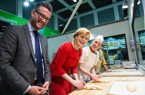 Zentralverband des Deutschen Bäckerhandwerks e.V.: Politischer Austausch auf der Grünen Woche: Diskurs zwischen CDU-Brezeln und Hefezopf der Ministerin