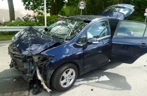 Polizei Minden-Lübbecke: POL-MI: Autos stoßen zusammen