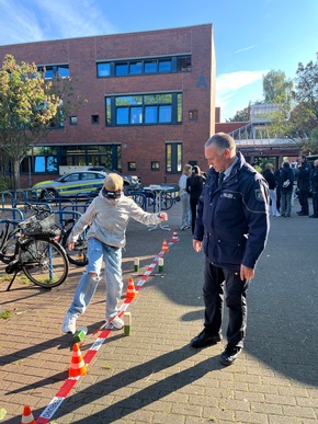 POL-RE: Kreis Recklinghausen/ Bottrop: Dialogreihe &quot;AnsprechBAR&quot; an Schulen - Positive Resonanz bestätigt Konzept