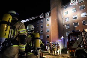 FW-KLE: Kellerbrand in Mehrfamilienhaus an der Brüningstraße