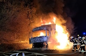 Polizeipräsidium Osthessen: POL-OH: Sattelzug gerät durch technischen Defekt auf A7 in Vollbrand - Fahrer unverletzt