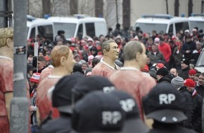 Polizeipräsidium Westpfalz: POL-PPWP: Überwiegend friedlicher Fußball-Nachmittag