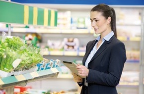 LIDL Schweiz: Lidl investiert in attraktive Arbeitsmittel / Seit Ende August steuern Regionalleiter das Warengeschäft in allen Lidl Schweiz Filialen mit einem Apple iPad (BILD)