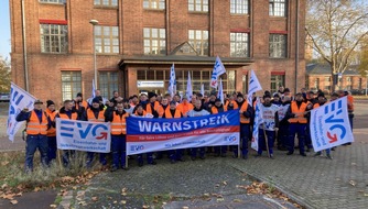 EVG Eisenbahn- und Verkehrsgewerkschaft: EVG: Erfolgreicher Warnstreik bei der Gleisbaumechanik Brandenburg
