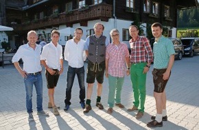 Tourismusverband Ramsau am Dachstein: Klettersteig-Jubiläum und hitzige Diskussion zur Sonnenwende in der Ramsau am Dachstein - BILD