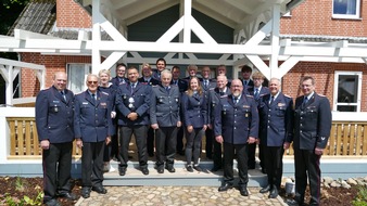 Freiwillige Feuerwehr S&uuml;dheide: FW S&uuml;dheide: Sommerfest der Freiwilligen Feuerwehr Beckedorf Bernd Kleisinger und Christoph Eggers f&uuml;r 40-j&auml;hrige Mitgliedschaft in der Freiwilligen Feuerwehr geehrt