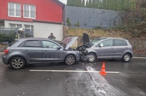 Feuerwehr Wetter (Ruhr): FW-EN: Wetter - Verkehrsunfall auf der Hagener Straße