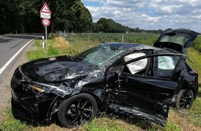 Polizei Minden-Lübbecke: POL-MI: Auto überschlägt sich nach Kollision auf Weher Straße