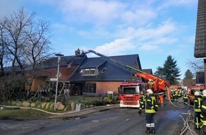 Feuerwehr Bremerhaven: FW Bremerhaven: Feuerwehr Bremerhaven unterstützt bei Dachstuhlbrand in Flögeln