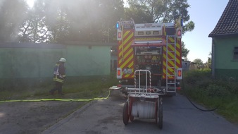 Feuerwehr Recklinghausen: FW-RE: Brand in den ehemaligen Stallungen auf dem Gelände der Trabrennbahn
