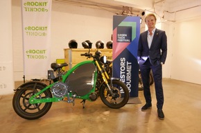 The world&#039;s fastest road legal &#039;bicycle&#039; for the first time in London / eROCKIT at Greentech Festival London 2022