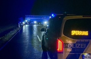 Polizei Coesfeld: POL-COE: D&uuml;lmen-Hiddingsel, K27/Lkw steht quer auf Stra&szlig;e - Sperrung aufgehoben