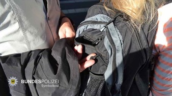 Bundespolizeidirektion München: Bundespolizeidirektion München: Haftrichtervorführung wegen Hehlerei: 28-Jähriger mit mehreren Handys unbekannter Herkunft festgenommen - Lob an Geschädigte