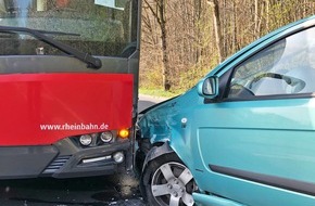 Polizei Mettmann: POL-ME: Hoher Sachschaden nach Verkehrsunfall - Wülfrath - 2203168