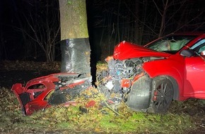 Polizei Rheinisch-Bergischer Kreis: POL-RBK: Rösrath - Pkw prallt frontal gegen Baum - Fahrer schwer verletzt