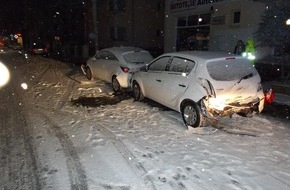 Polizeidirektion Landau: POL-PDLD: Verkehrsunfall mit verletzten Personen - bei schlechtem Wetter zu dicht aufgefahren